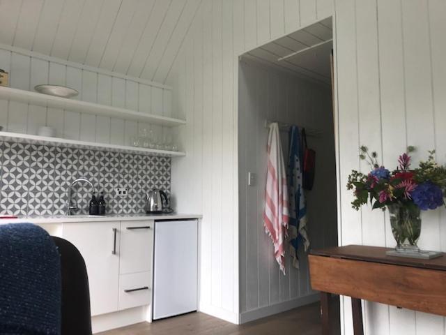 Hahei Kereru Cottage エクステリア 写真